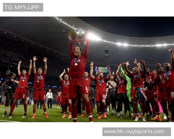 国际球星足球江的成长之路与辉煌成就全面解析